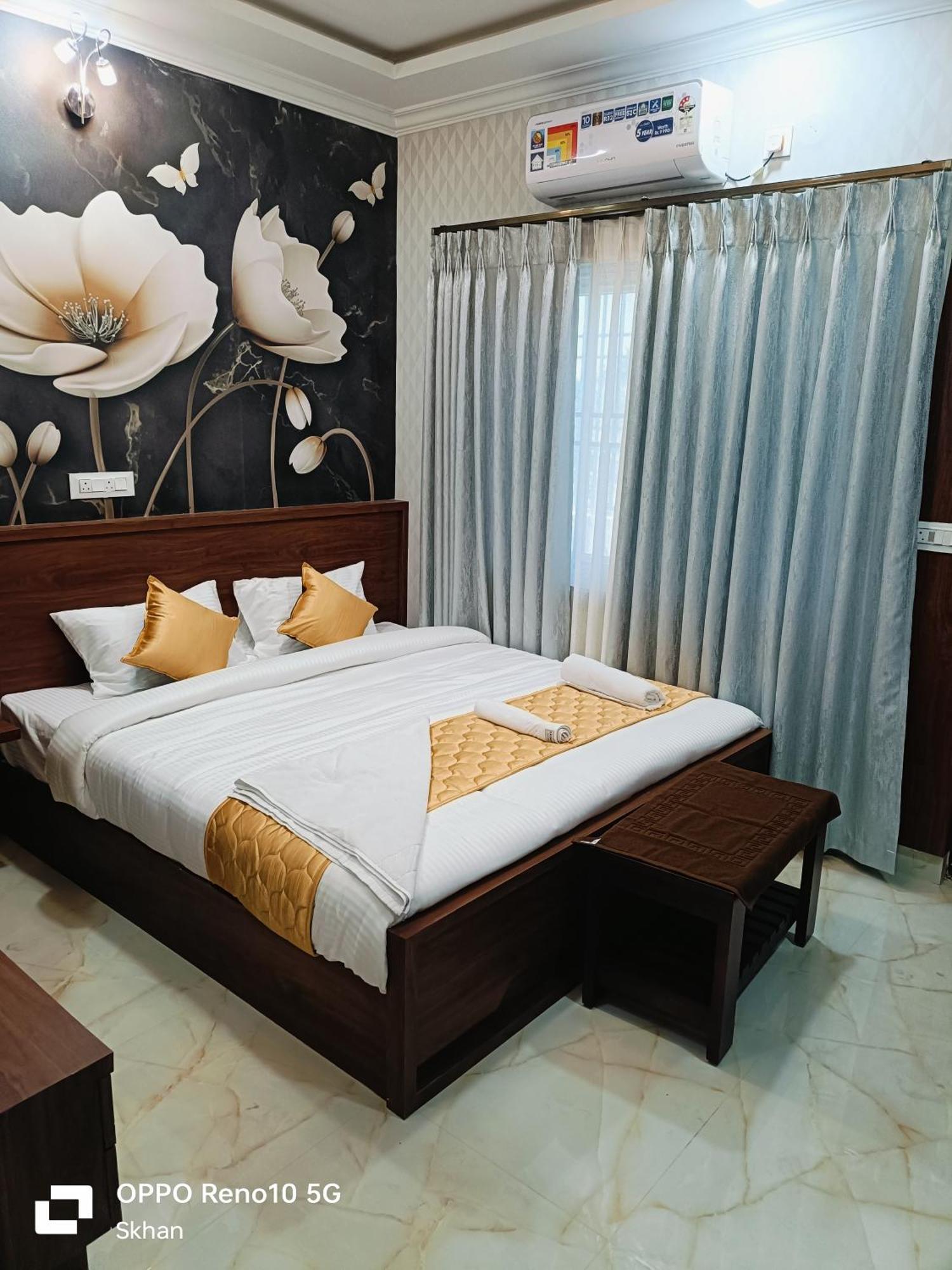 Hotel Golden Residency Kushālnagar Exteriér fotografie